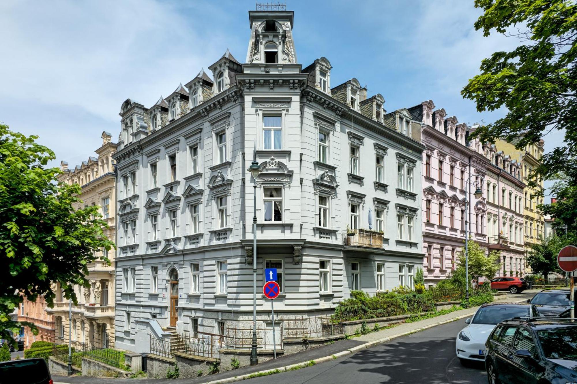 Design Apartment In The Heart Of Κάρλοβι Βάρι Εξωτερικό φωτογραφία